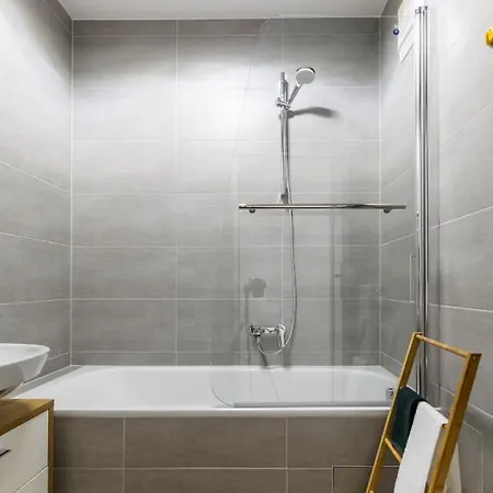 Sofia & Sillweg Naehe Rebull Ring * Fohnsdorf