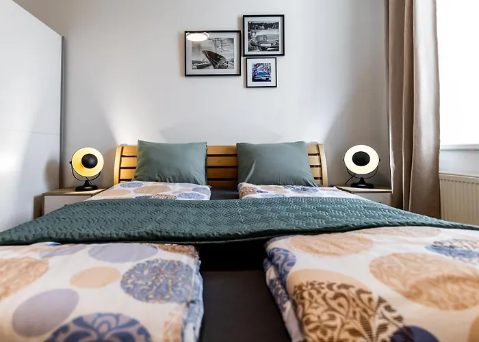 Sofia & Sillweg Naehe Rebull Ring *